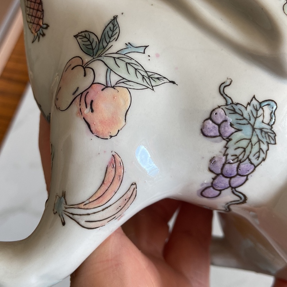 Ceramic Bunny Rabbit with Fruit design - Picture 6 of 7